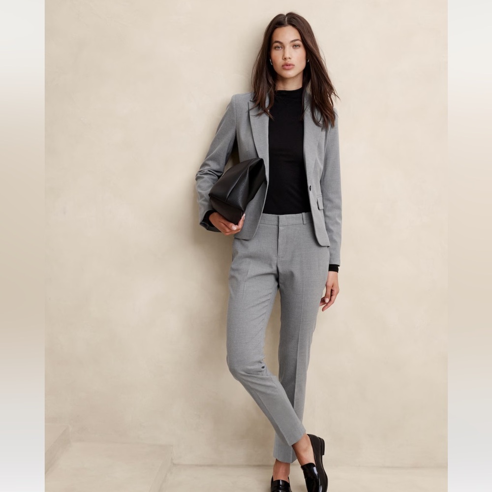 Banana Republic Women’s Suit — JACKET & PANTS
